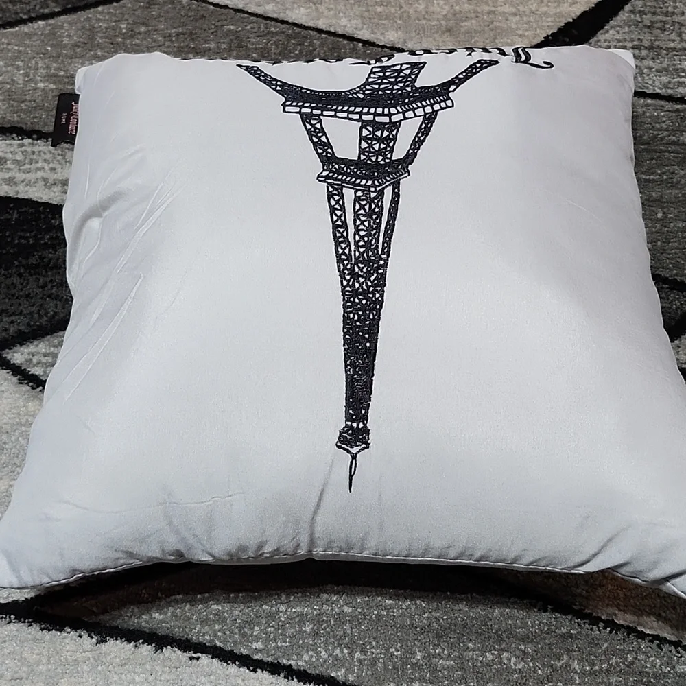 JUICY COUTURE EMBROIDERED EIFFEL TOWER 
